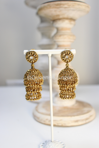 Sada || Earrings and Tikka