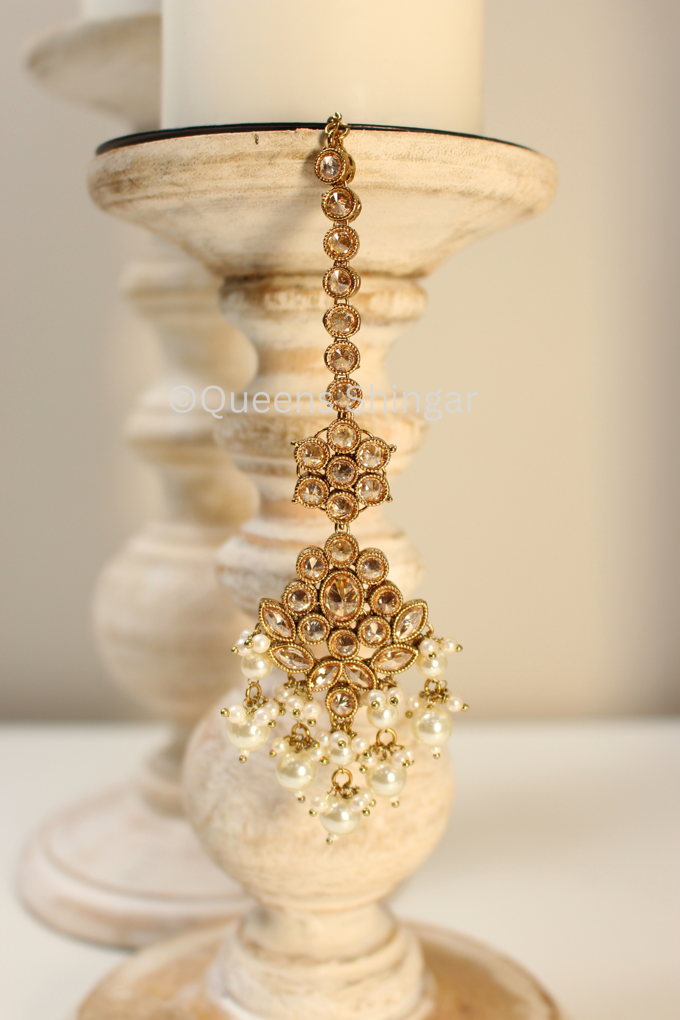Tiya || Earrings and Tikka