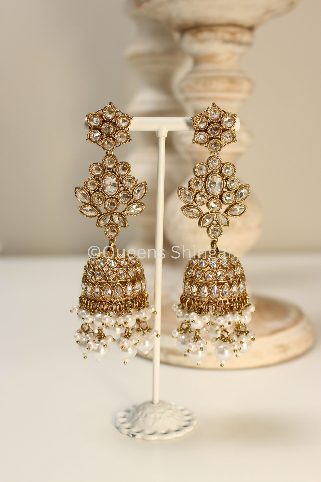Tiya || Earrings and Tikka
