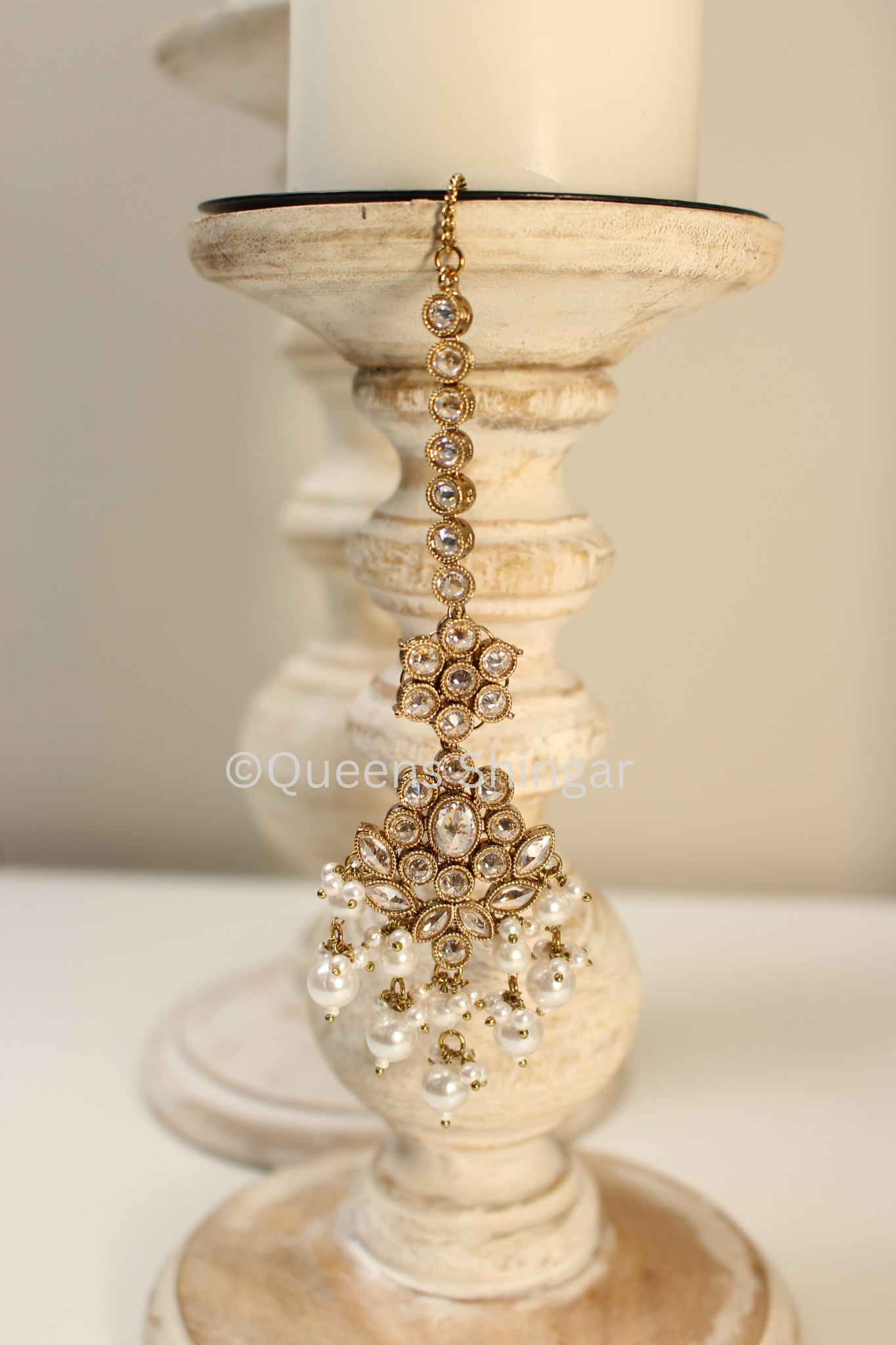 Tiya || Earrings and Tikka