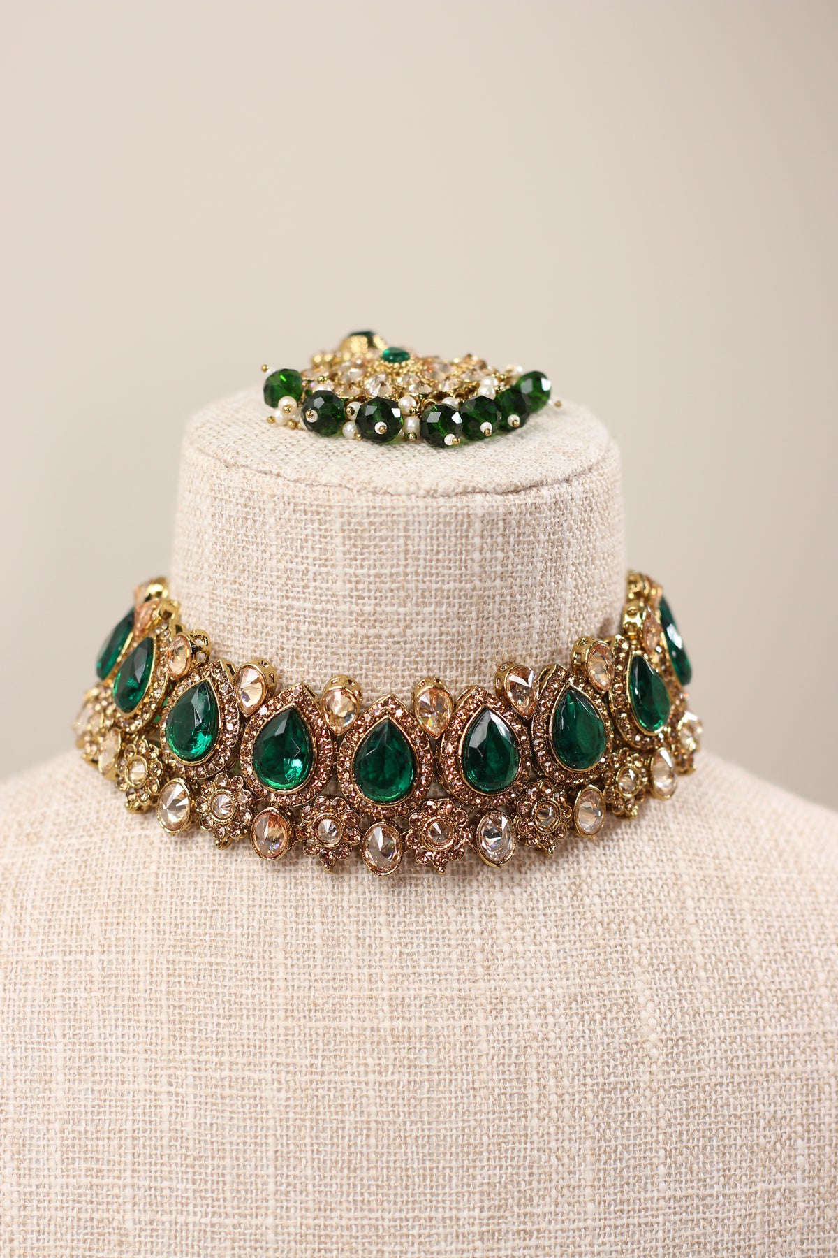 Aksha || Necklace Set