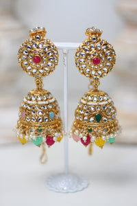 Maahi || Earrings and Tikka