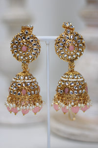 Maahi || Earrings and Tikka